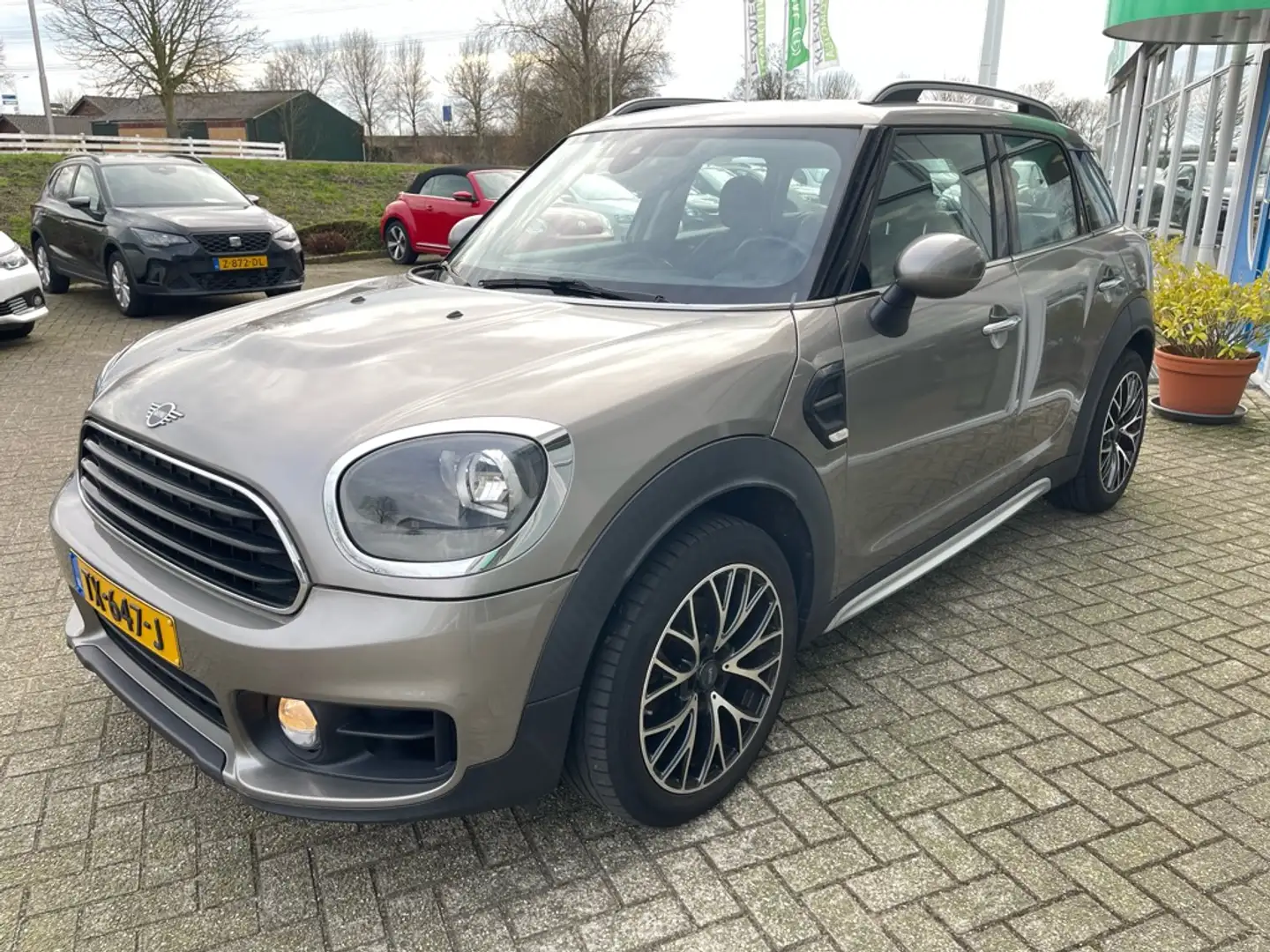 MINI Cooper Countryman Mini 1.5 Bns Ed, Nav, Pdc, Dakrail Grau - 2