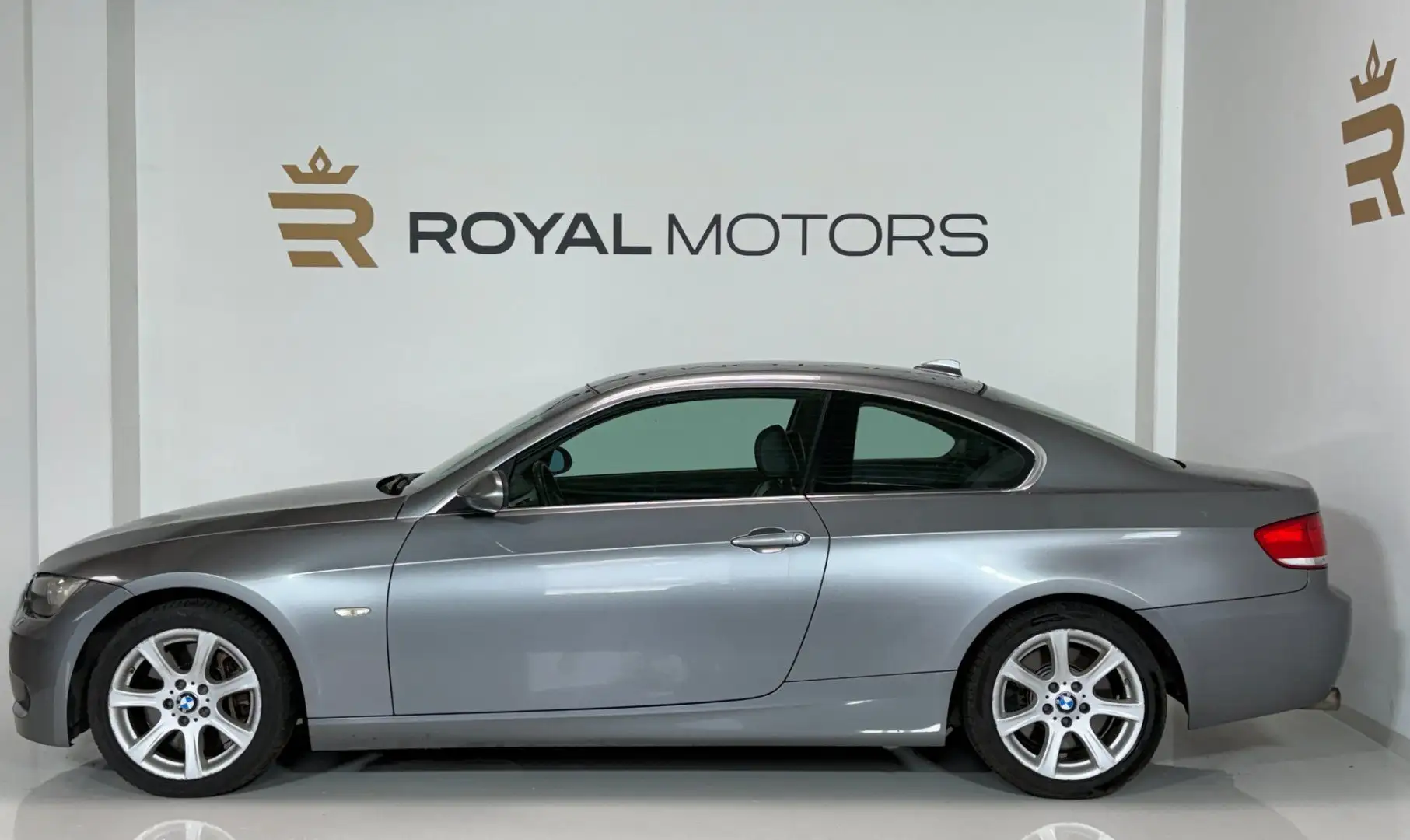 BMW 330 xd Coupe Grau - 2
