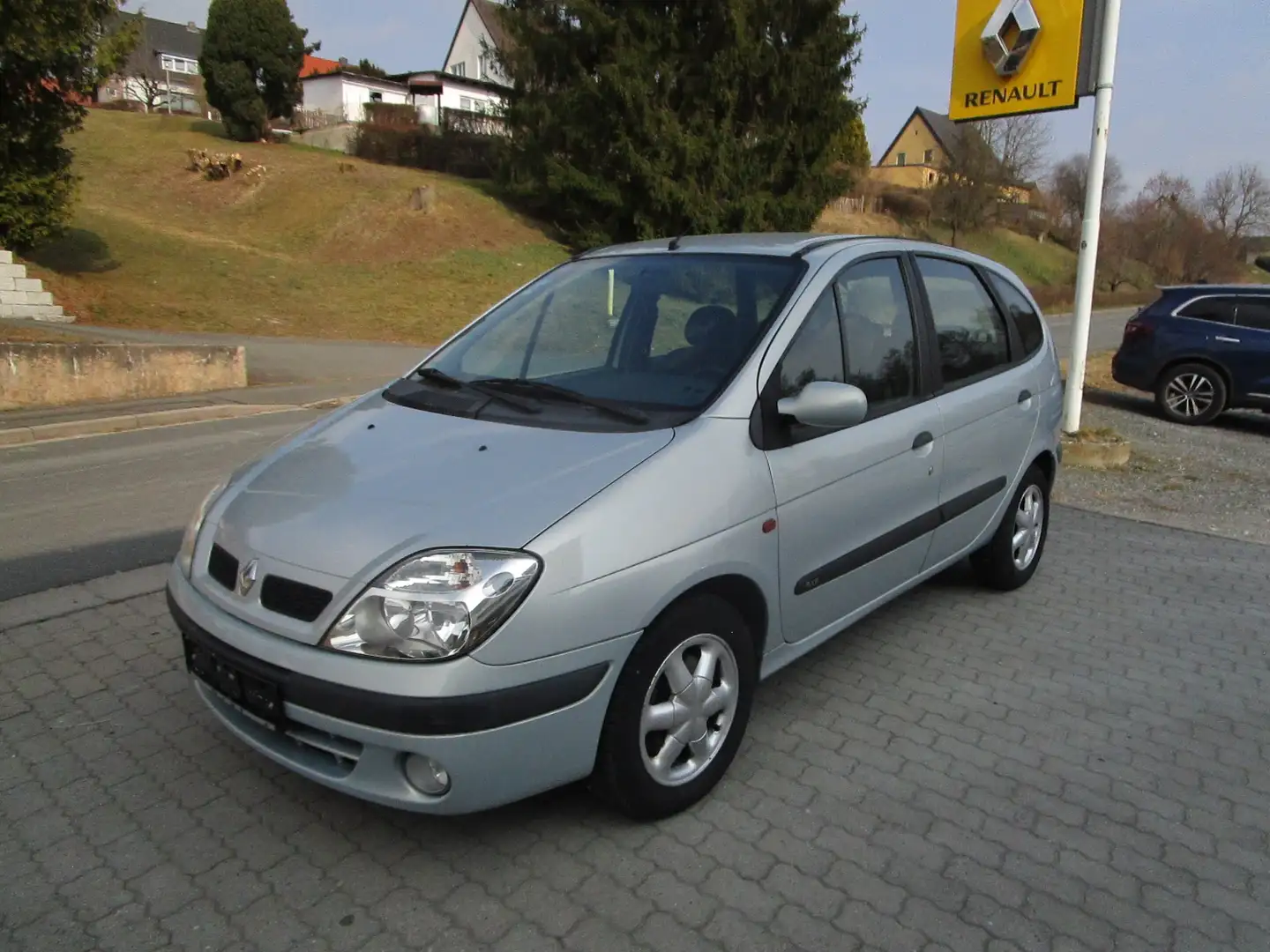Renault Scenic 1.6 16V RT Silber - 1