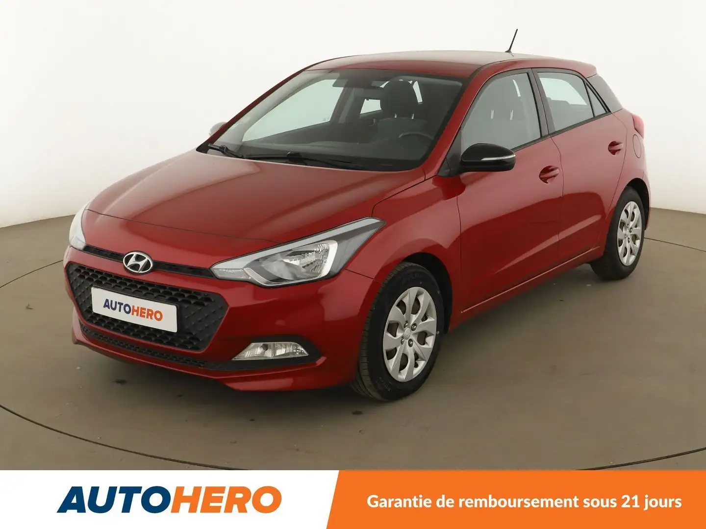 Hyundai i20 1.1 CRDi Intuitive Rouge - 1