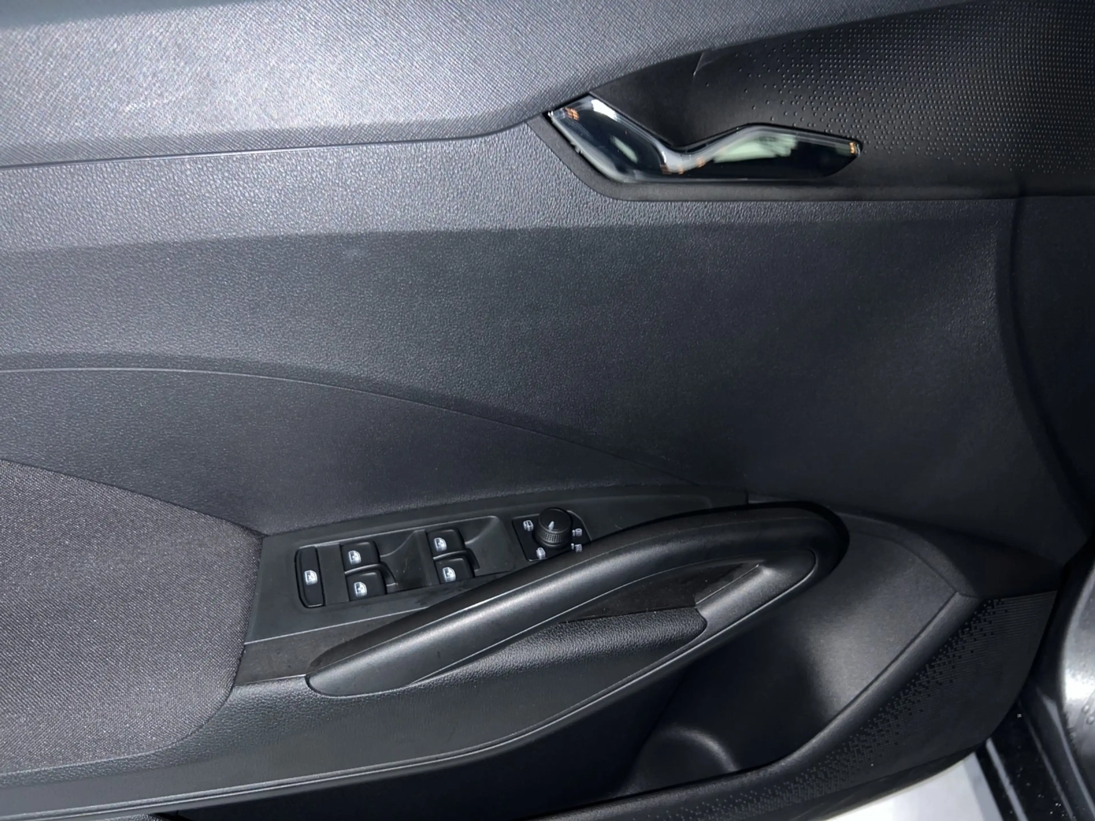 Skoda Fabia Drive 1,0 TSI 85 kW DSG MATRIX+ACC+RFK+PDC — photo 13