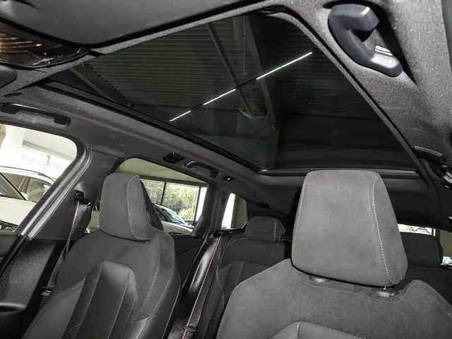 BMW X3 view 8