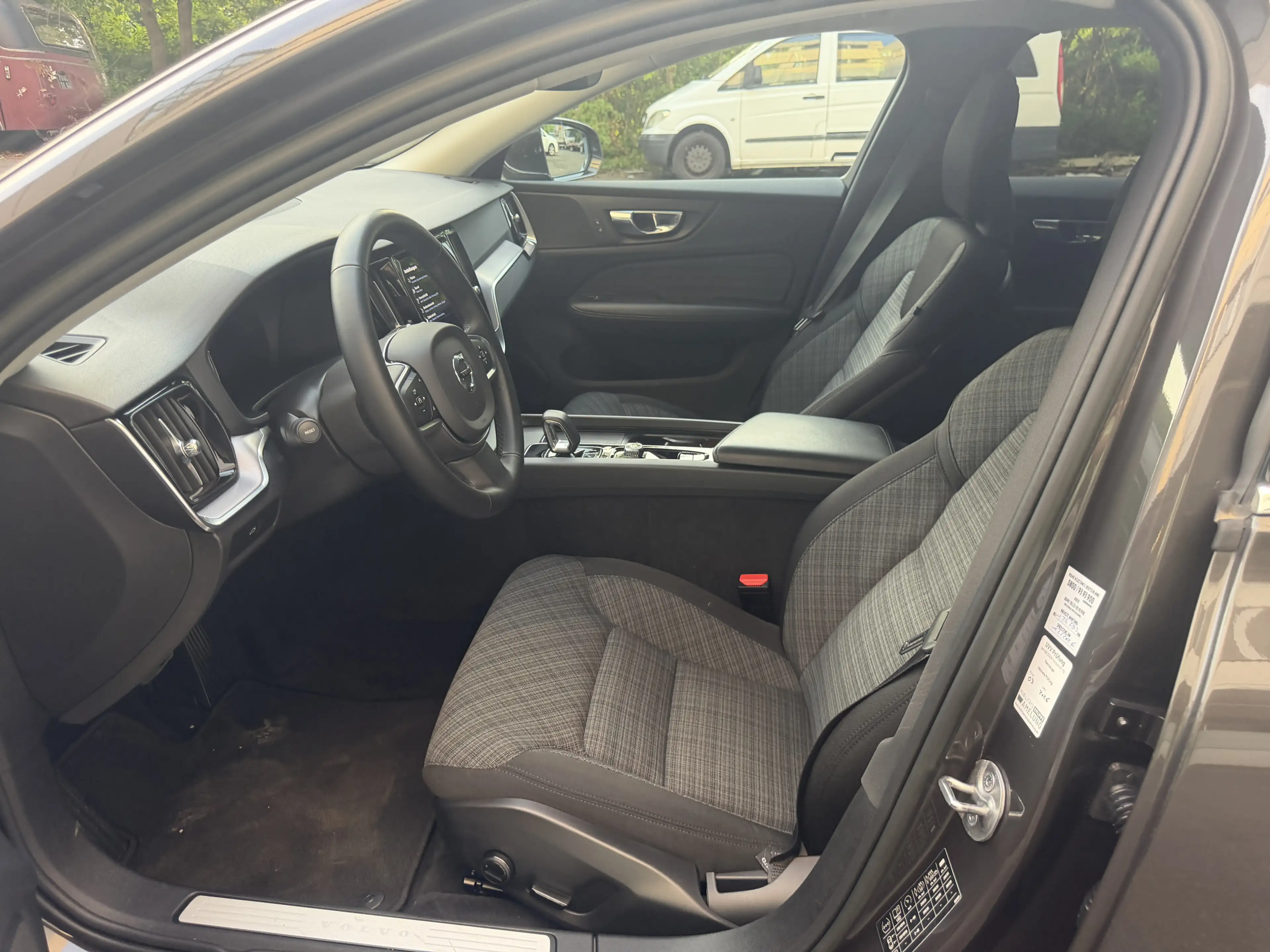 Volvo V60 Core LED ACC Virtual-Cockpit Rü-Kamera Navi — photo 13