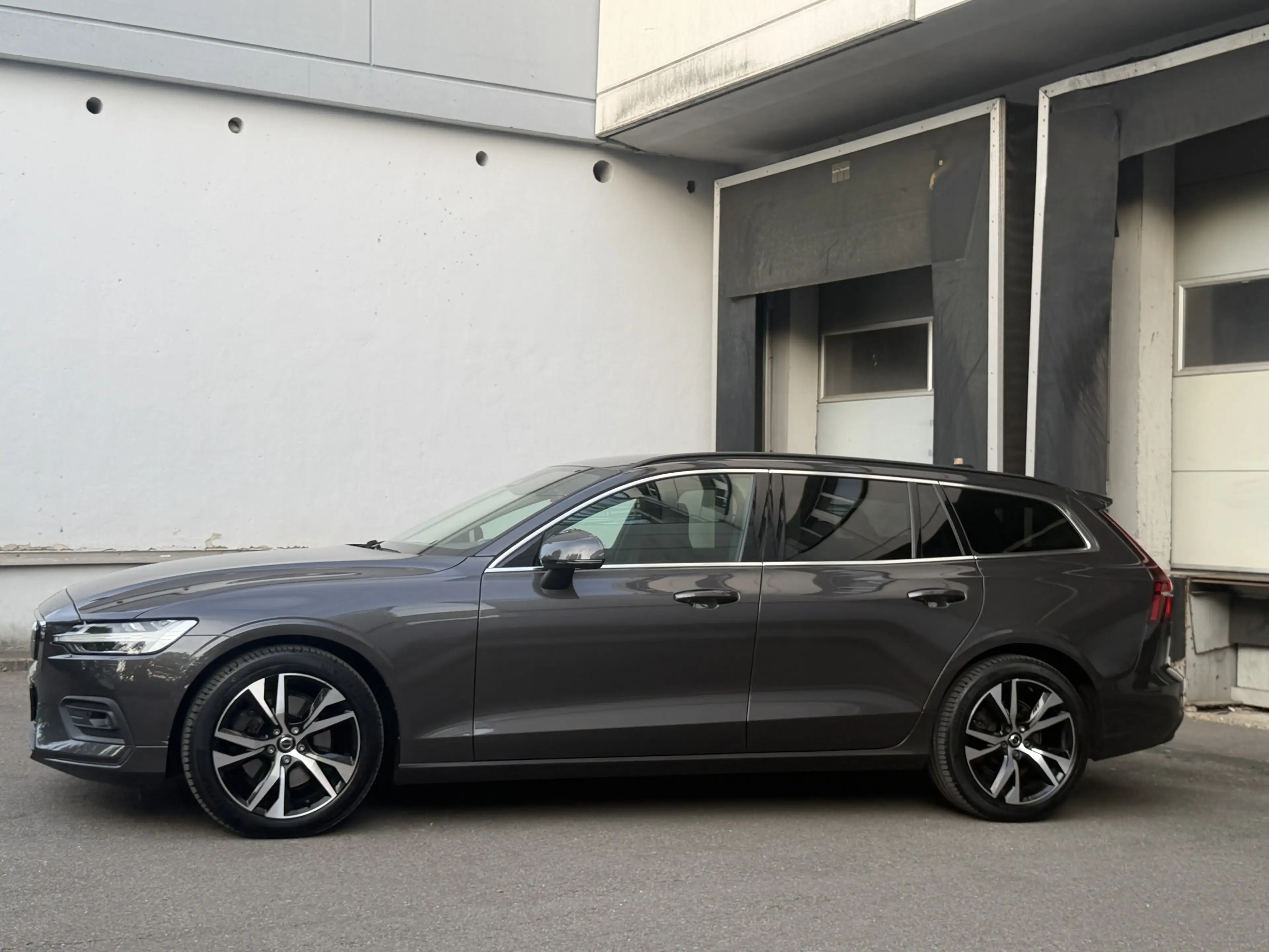 Volvo V60 Core LED ACC Virtual-Cockpit Rü-Kamera Navi — photo 3