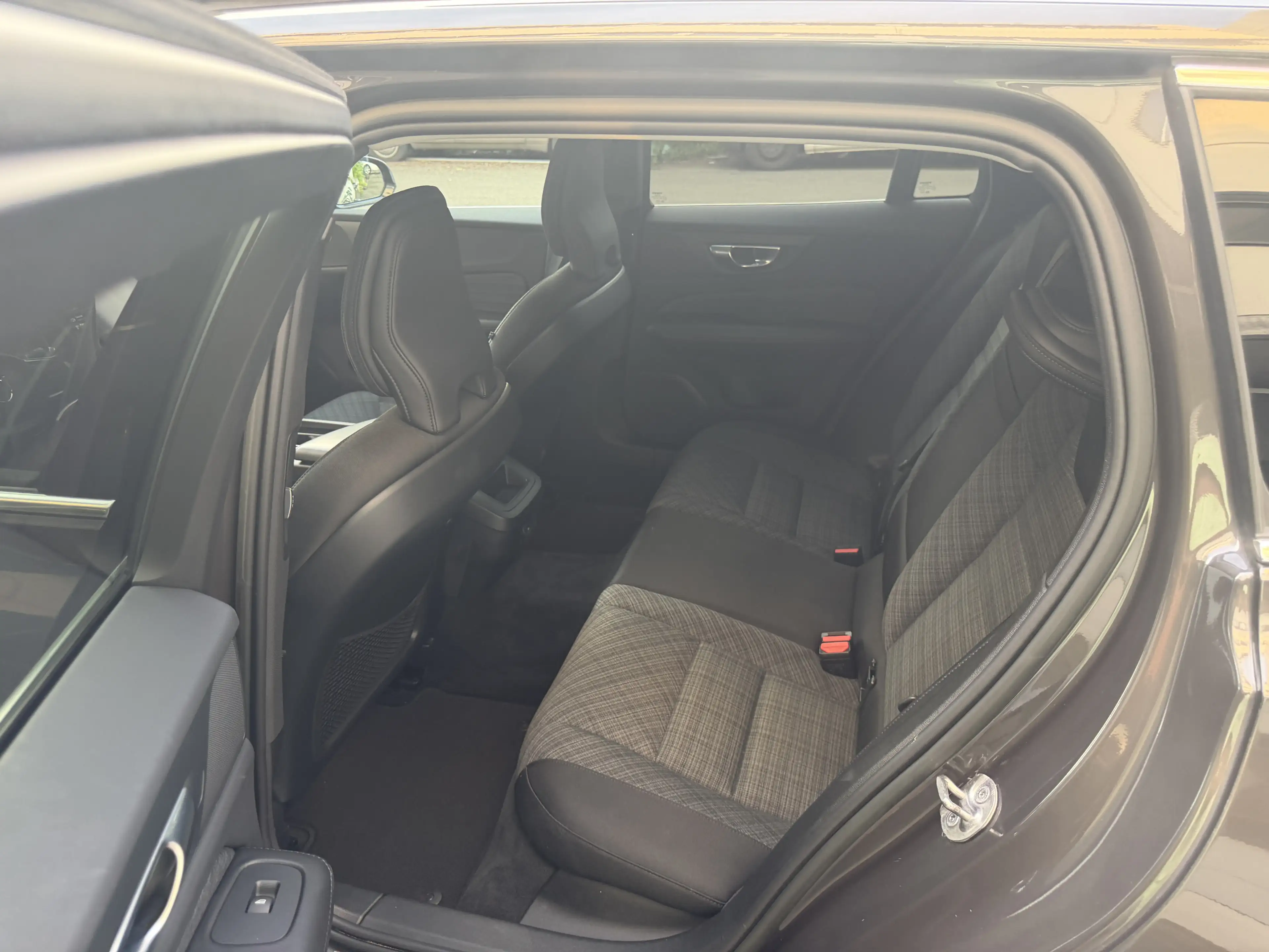 Volvo V60 Core LED ACC Virtual-Cockpit Rü-Kamera Navi — photo 14