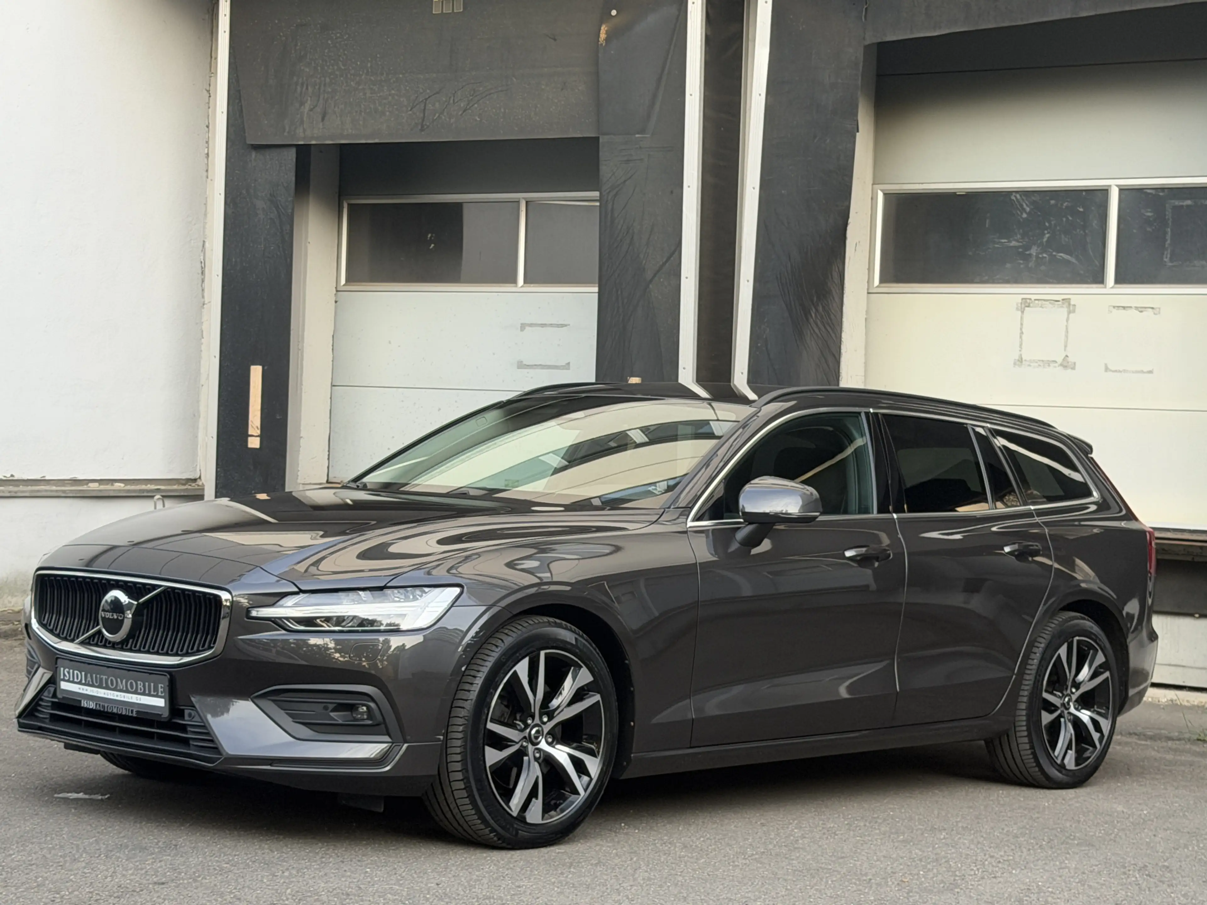Volvo V60 Core LED ACC Virtual-Cockpit Rü-Kamera Navi — photo 2
