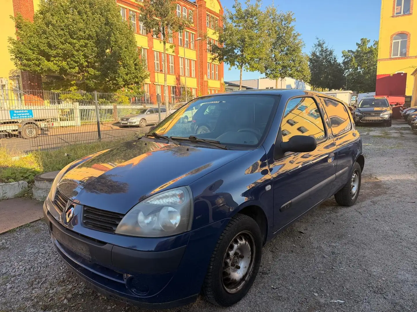 Renault Clio Clio 1.2 Emotion Blau - 1