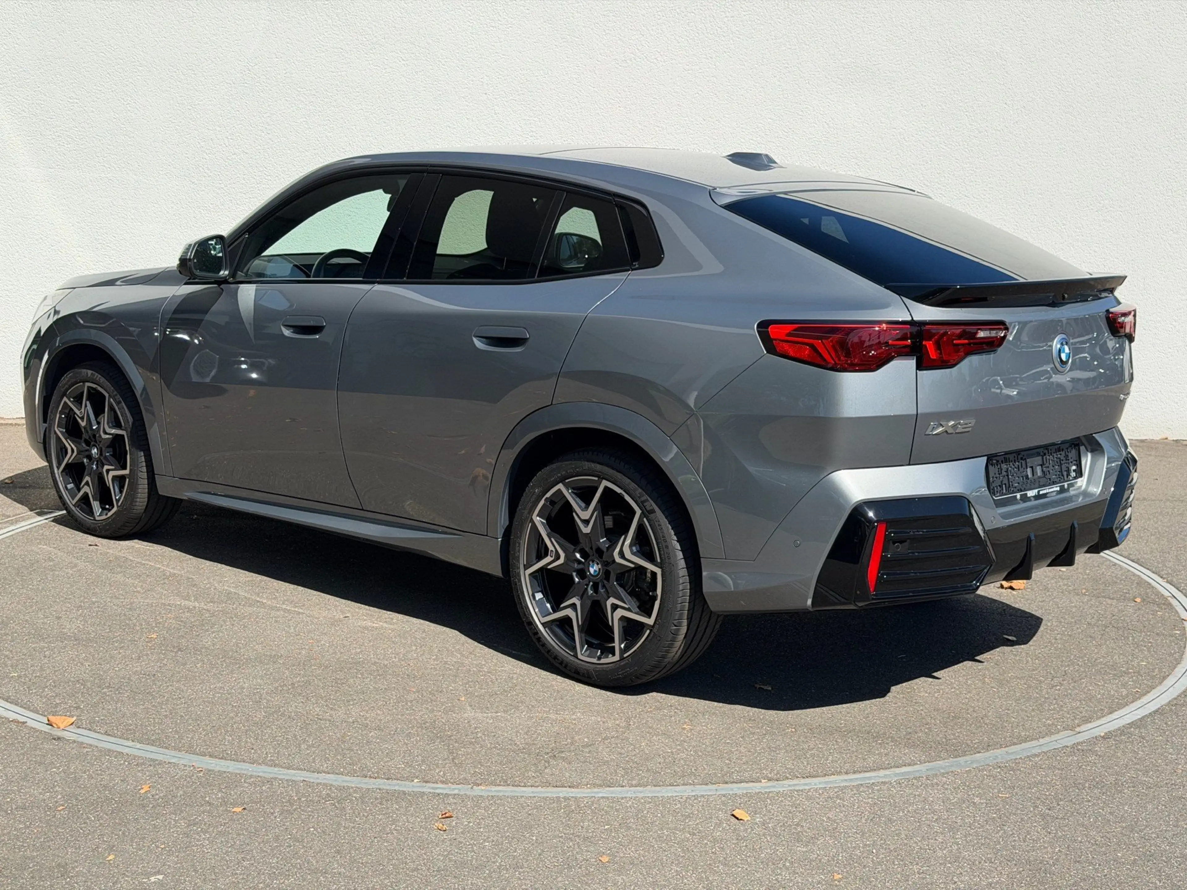 BMW iX2 eDrive20 M SPORT+HUD+AHK+LM20+KAMERA+HK SOUND+LED — photo 8
