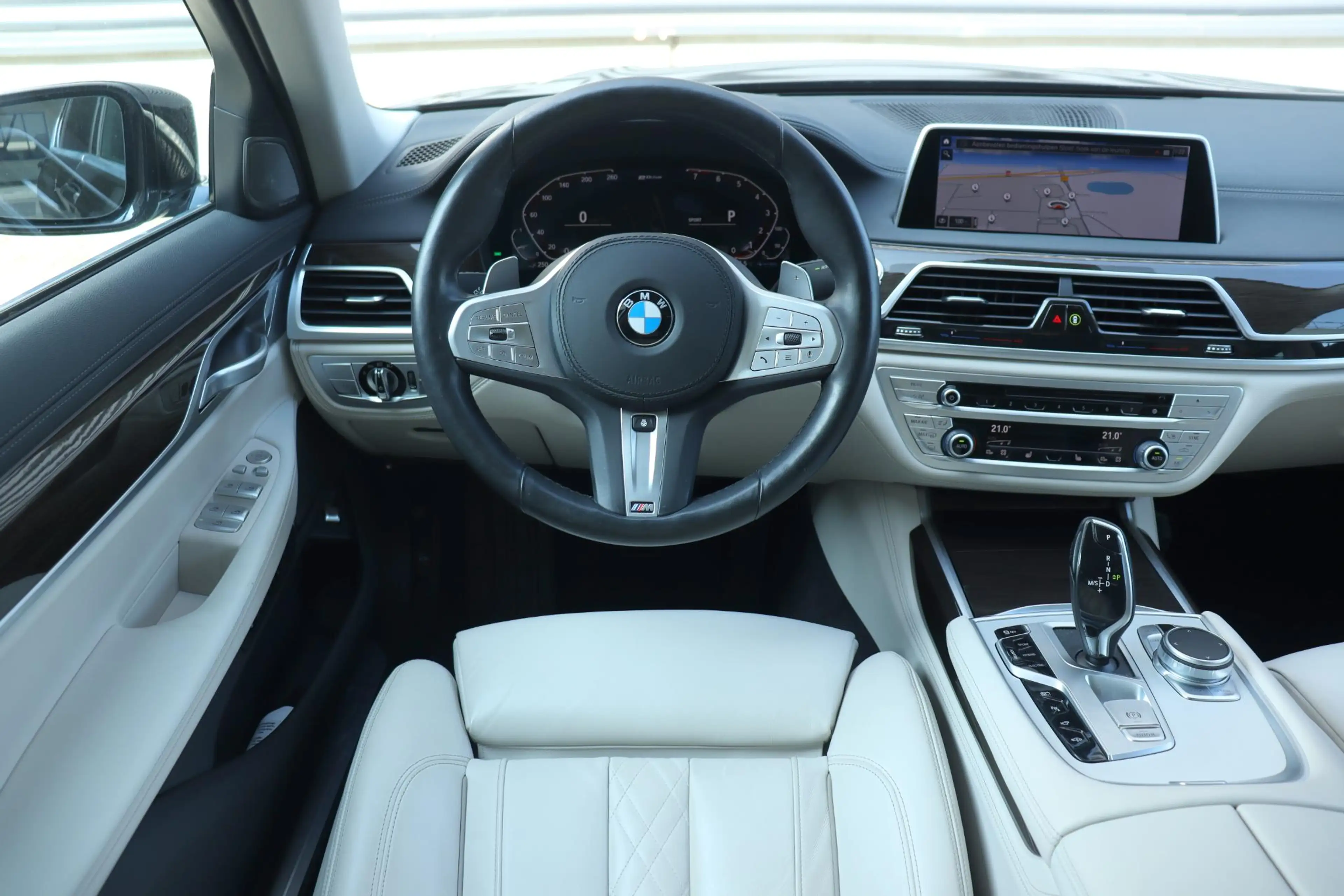 BMW 745 7 Serie Sedan 745e | High Executive | Harman Kardo — photo 10