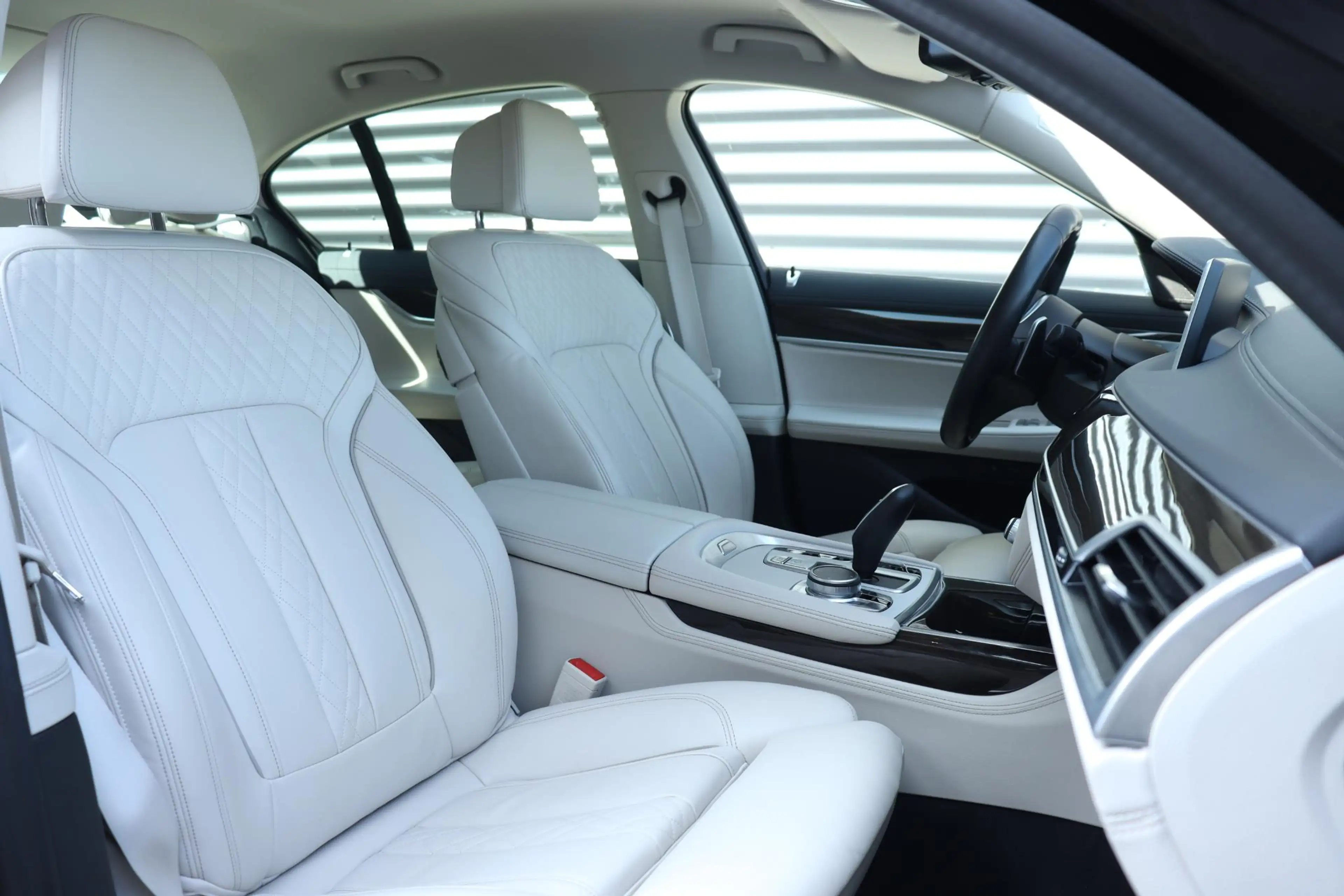 BMW 745 7 Serie Sedan 745e | High Executive | Harman Kardo — photo 9
