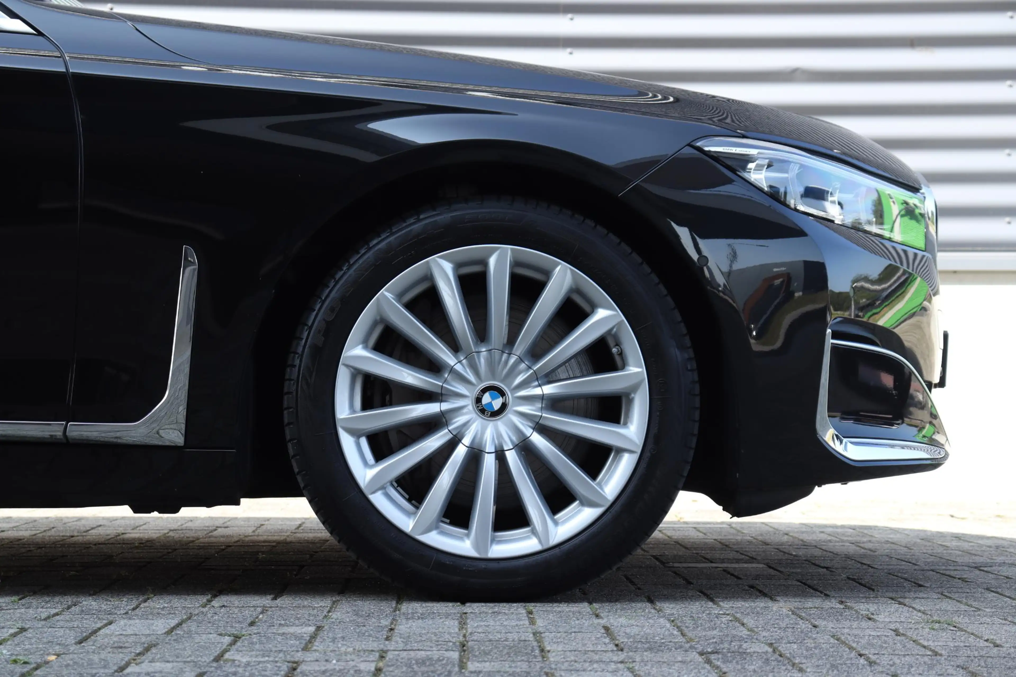 BMW 745 7 Serie Sedan 745e | High Executive | Harman Kardo — photo 6