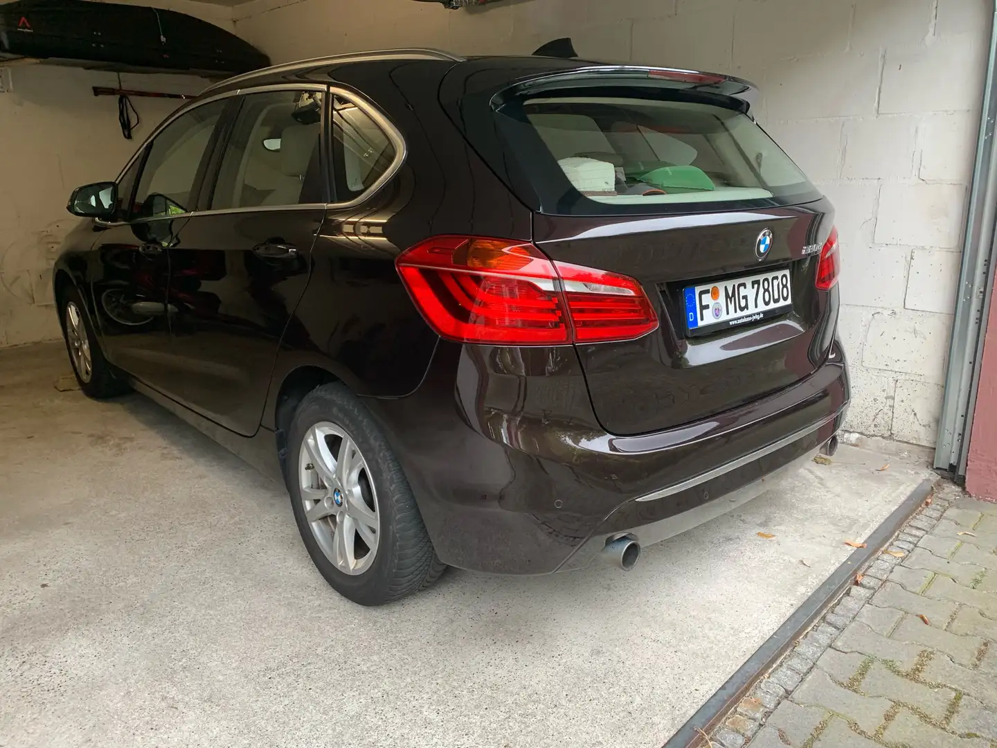 BMW 220 220d Active Tourer Luxury Auto Pano Head-up AHK - 2