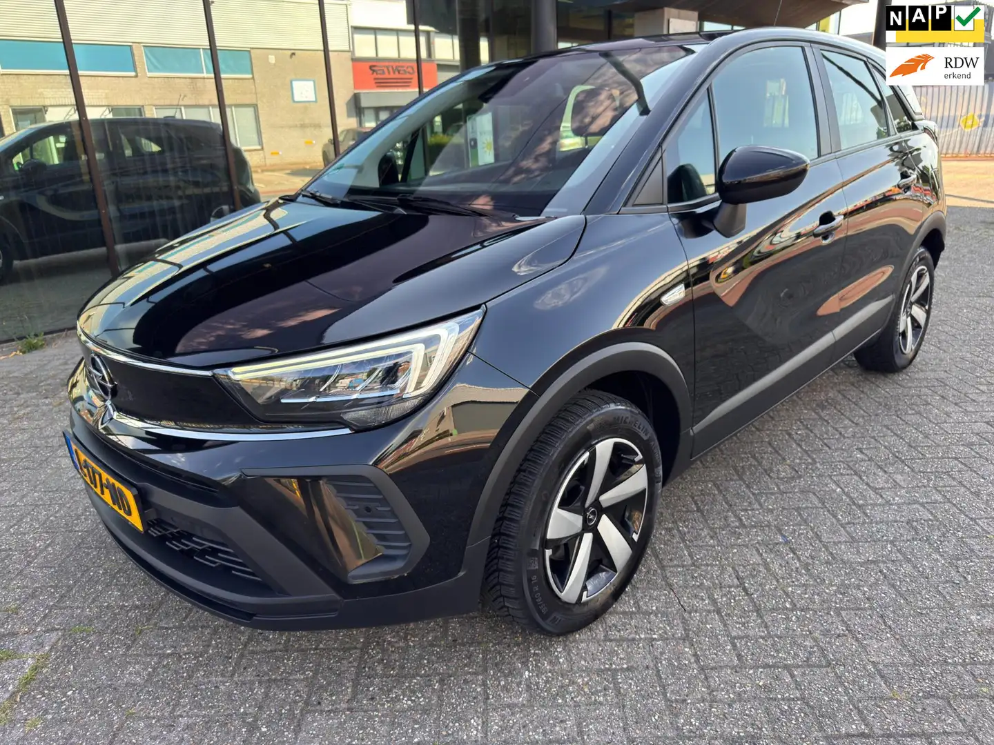 Opel Crossland 1.2 Turbo Edition / Carplay / LED / PDC / LaneAssi Zwart - 1