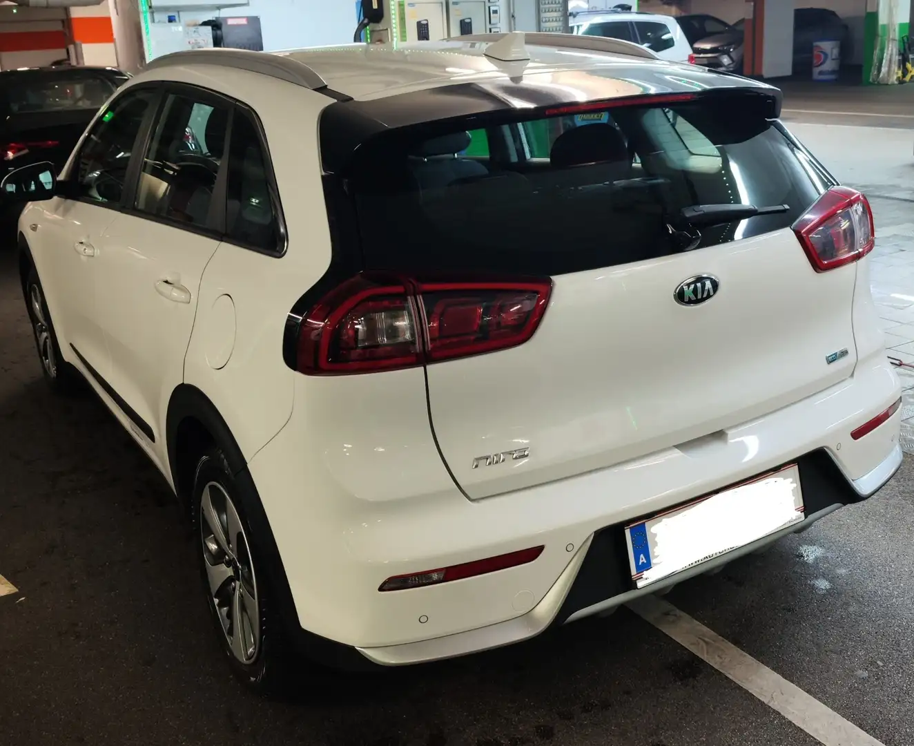 Kia Niro 1.6 GDI 2WD Aut. Spirit - 2