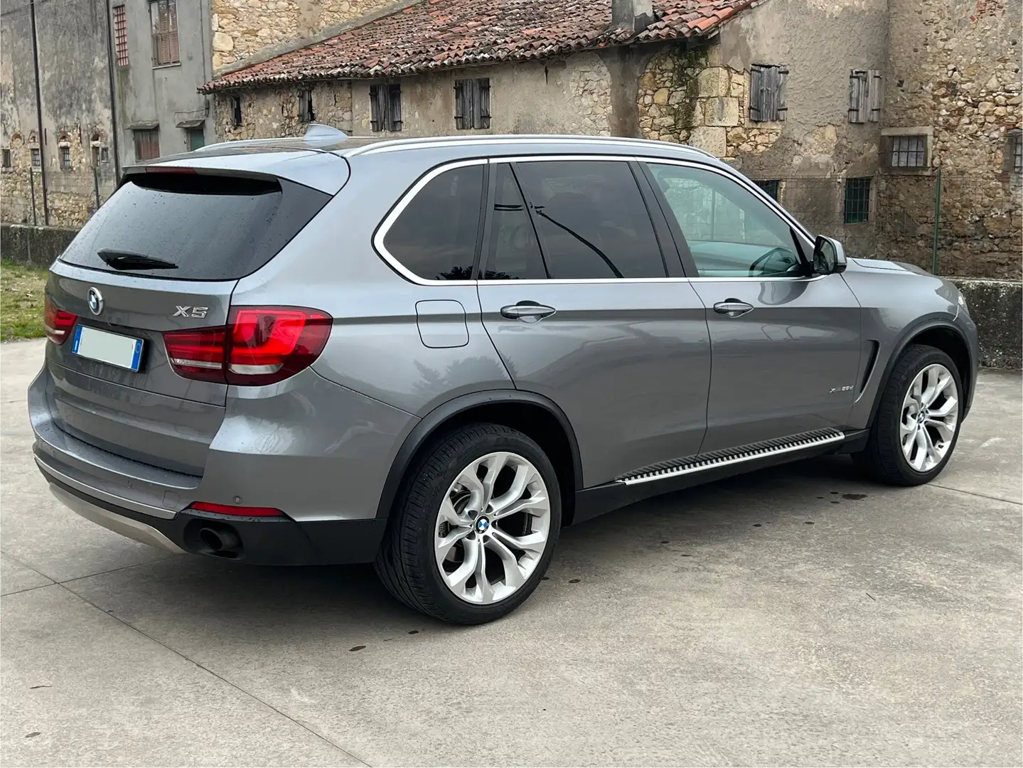BMW X5 X5 F15 xdrive25d Experience 218cv - FINO 31 MAGGIO Šedá - 1