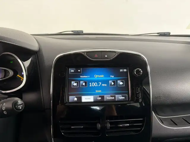 Renault Clio view 18