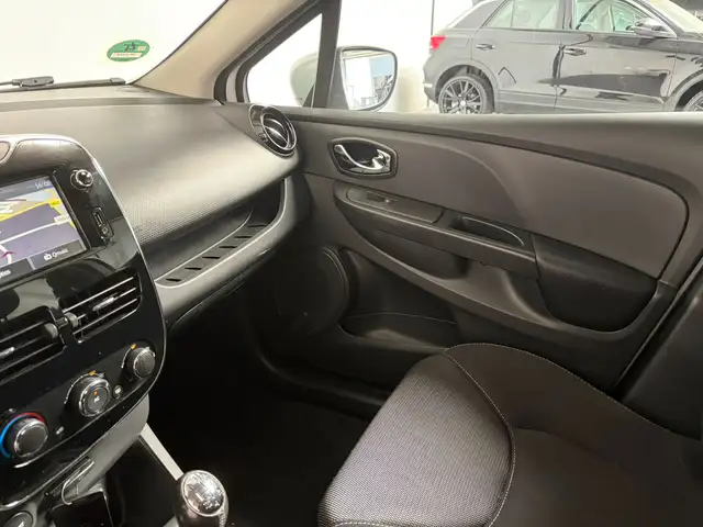 Renault Clio view 3