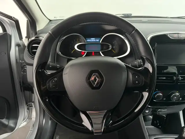 Renault Clio view 9