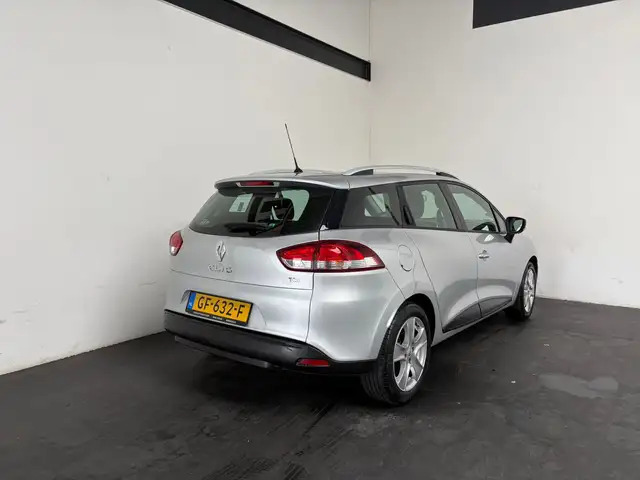 Renault Clio view 21