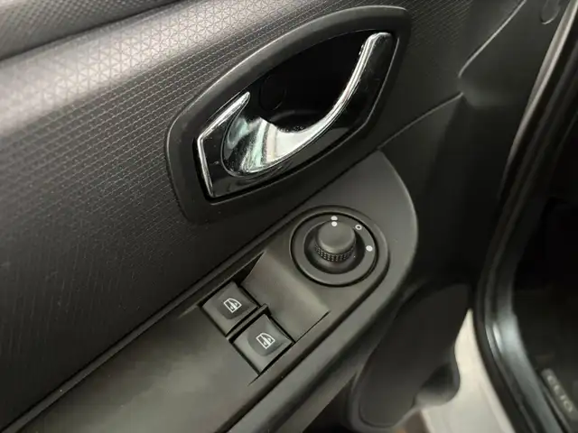 Renault Clio view 6
