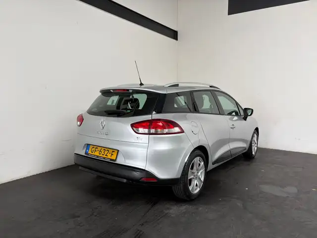 Renault Clio view 2