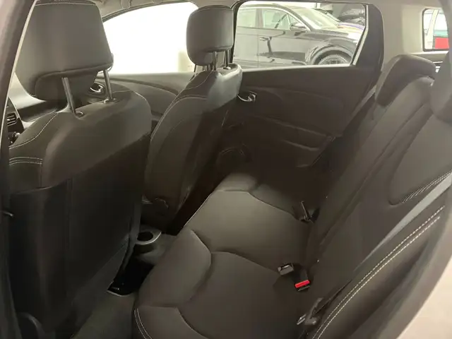 Renault Clio view 20