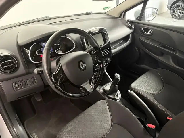 Renault Clio view 5