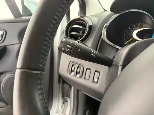 Renault Clio view 8