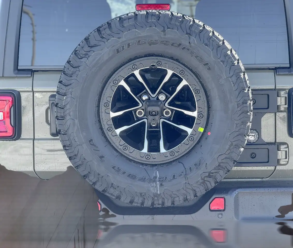 Jeep Wrangler снимка Jeep Wrangler