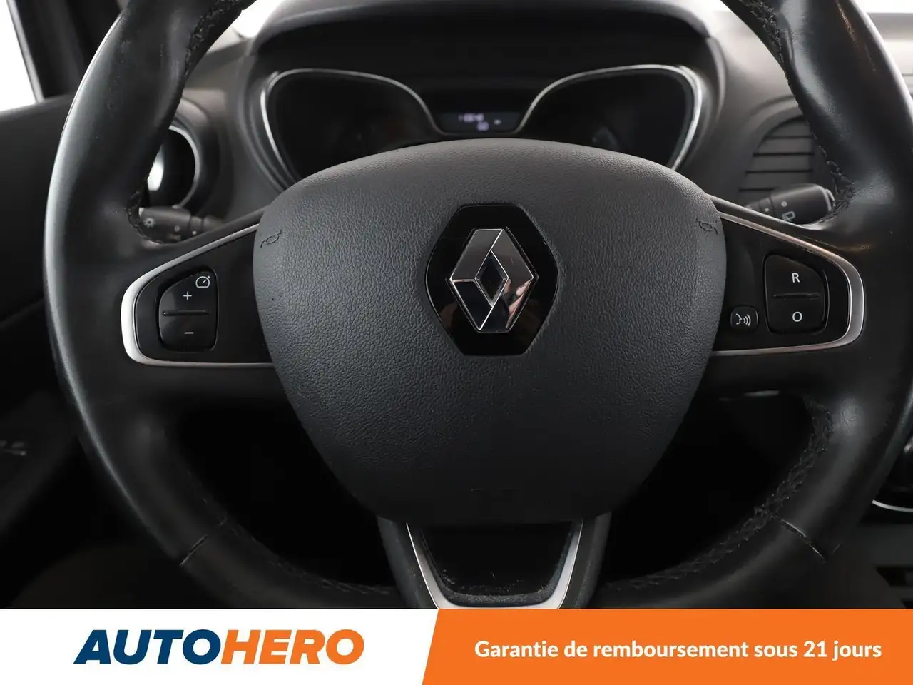 Renault Captur — photo 19