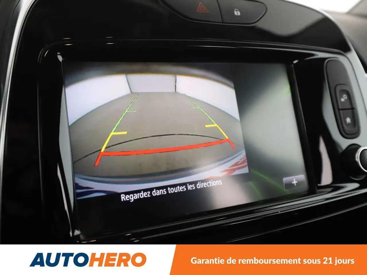 Renault Captur — photo 23