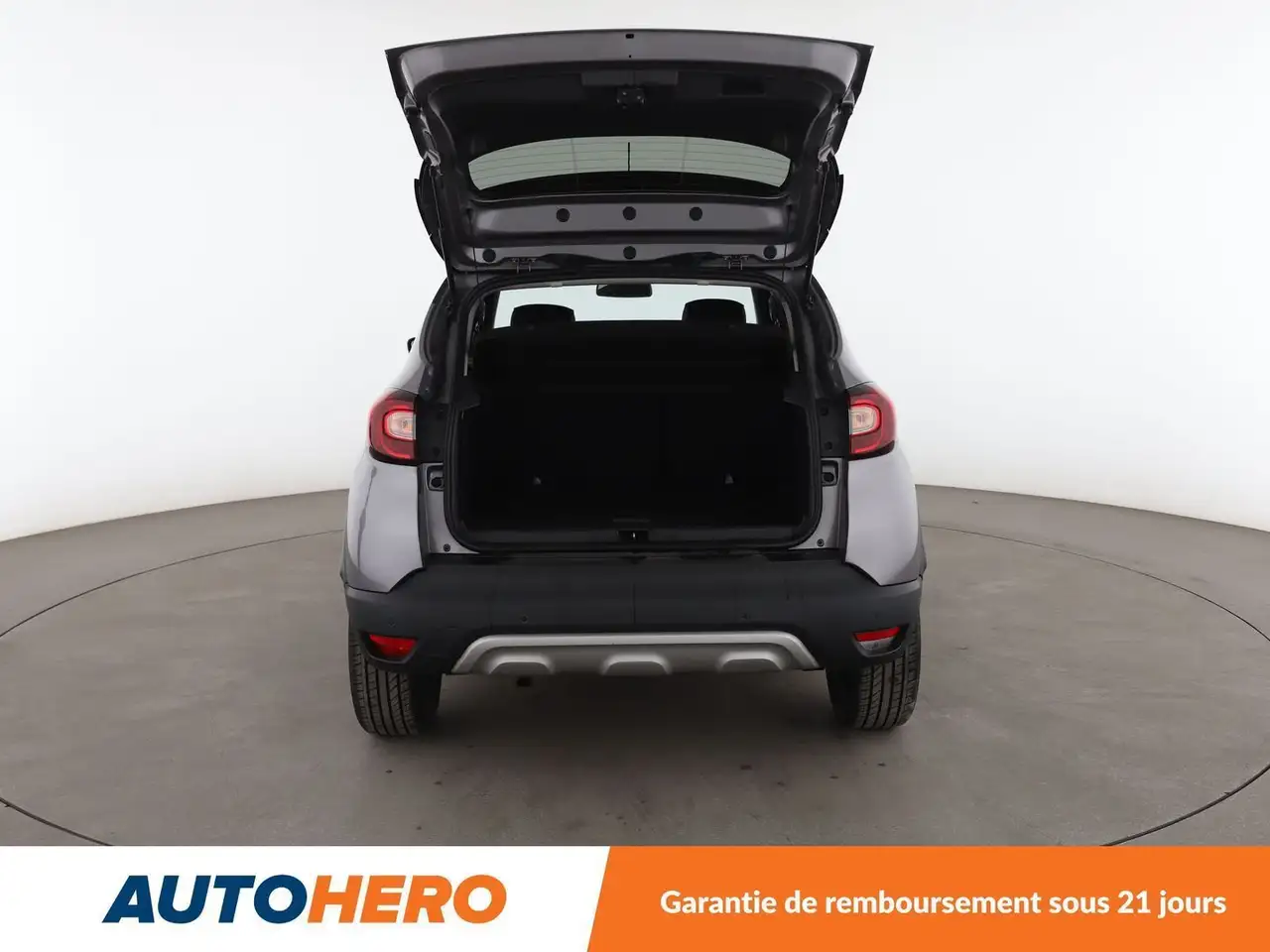 Renault Captur — photo 16