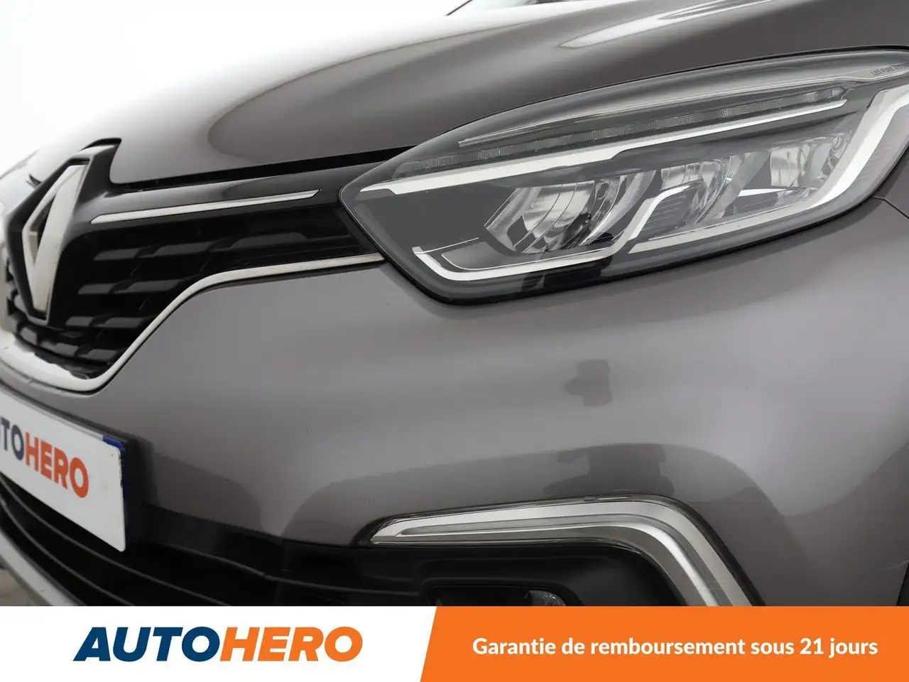 Renault Captur — photo 28
