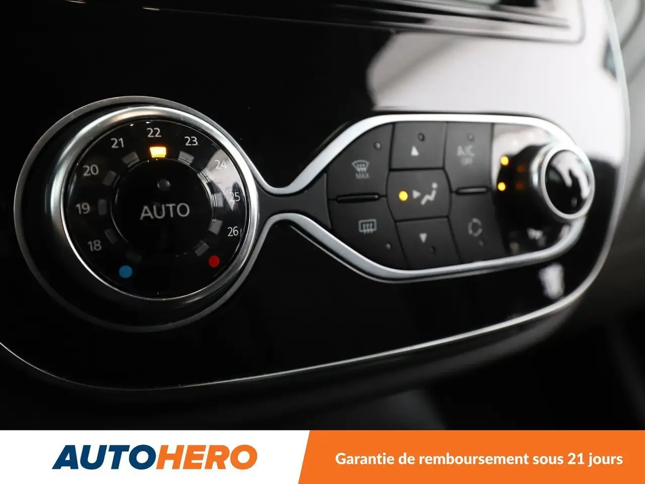 Renault Captur — photo 24