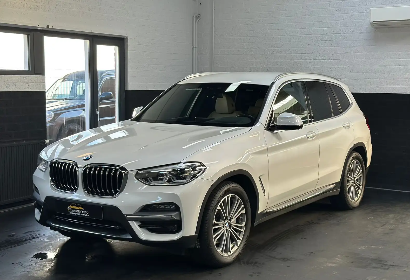 BMW X3 XDrive30i High Executive | Leder | HUD | Camera | Weiß - 2