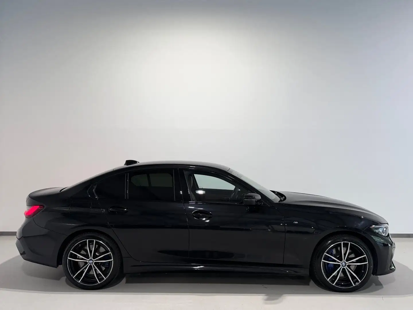 BMW 330 e G20/M-Sport/HEAD-UP/Laser/Harman&Kardon/ACC/Kam Schwarz - 2