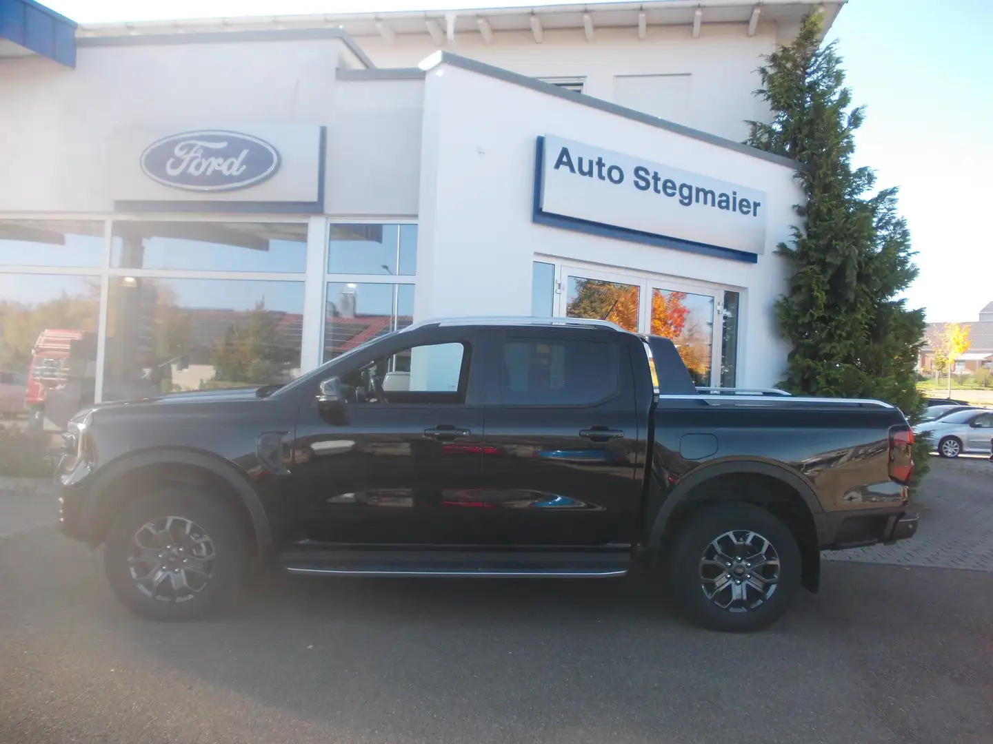 Ford Ranger Wildtrak e-4WD Doppelkabine Noir - 2