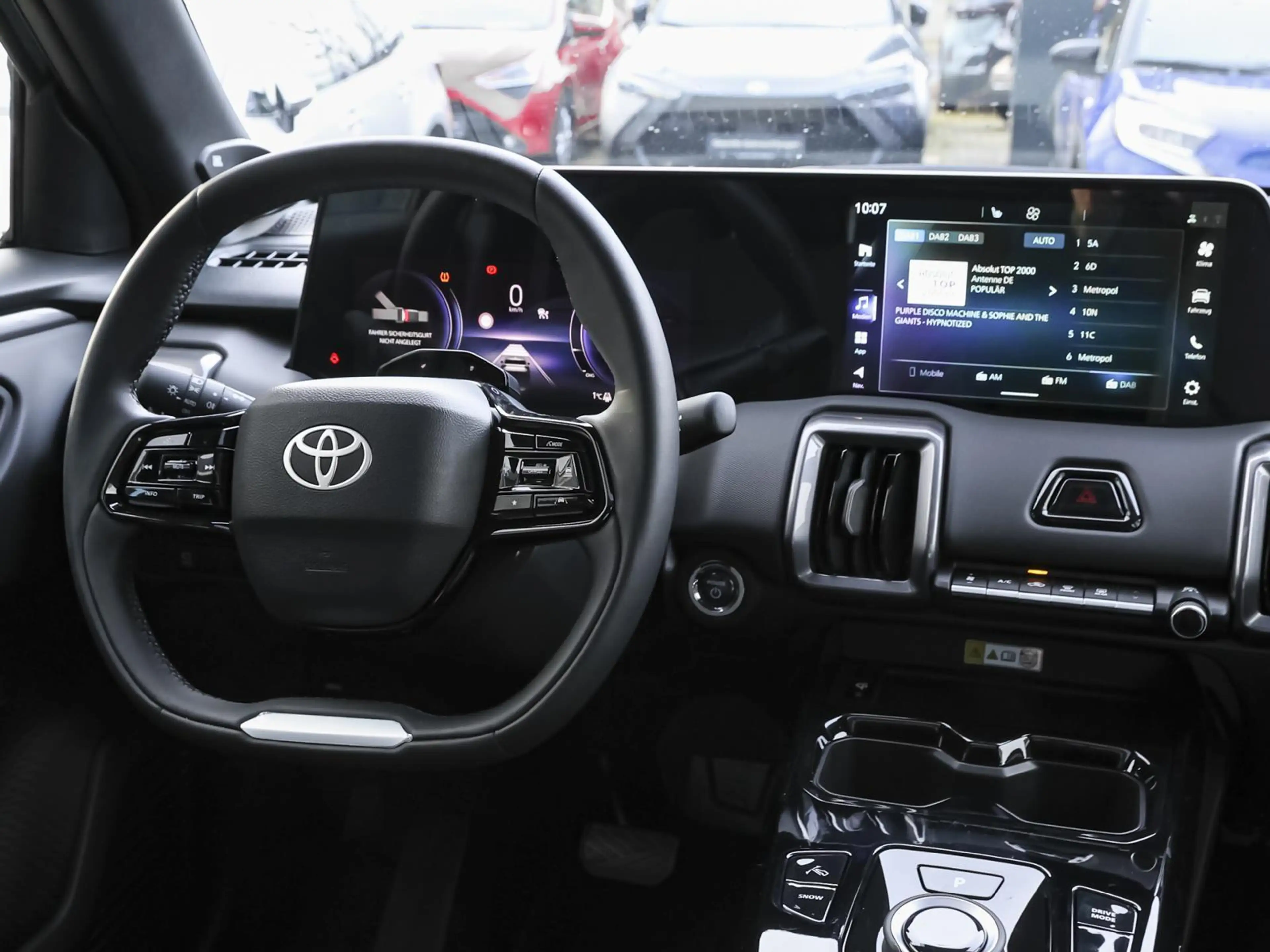 Toyota Urban Cruiser BEV 4x2 Lounge PanoDach JBL 360° — photo 9