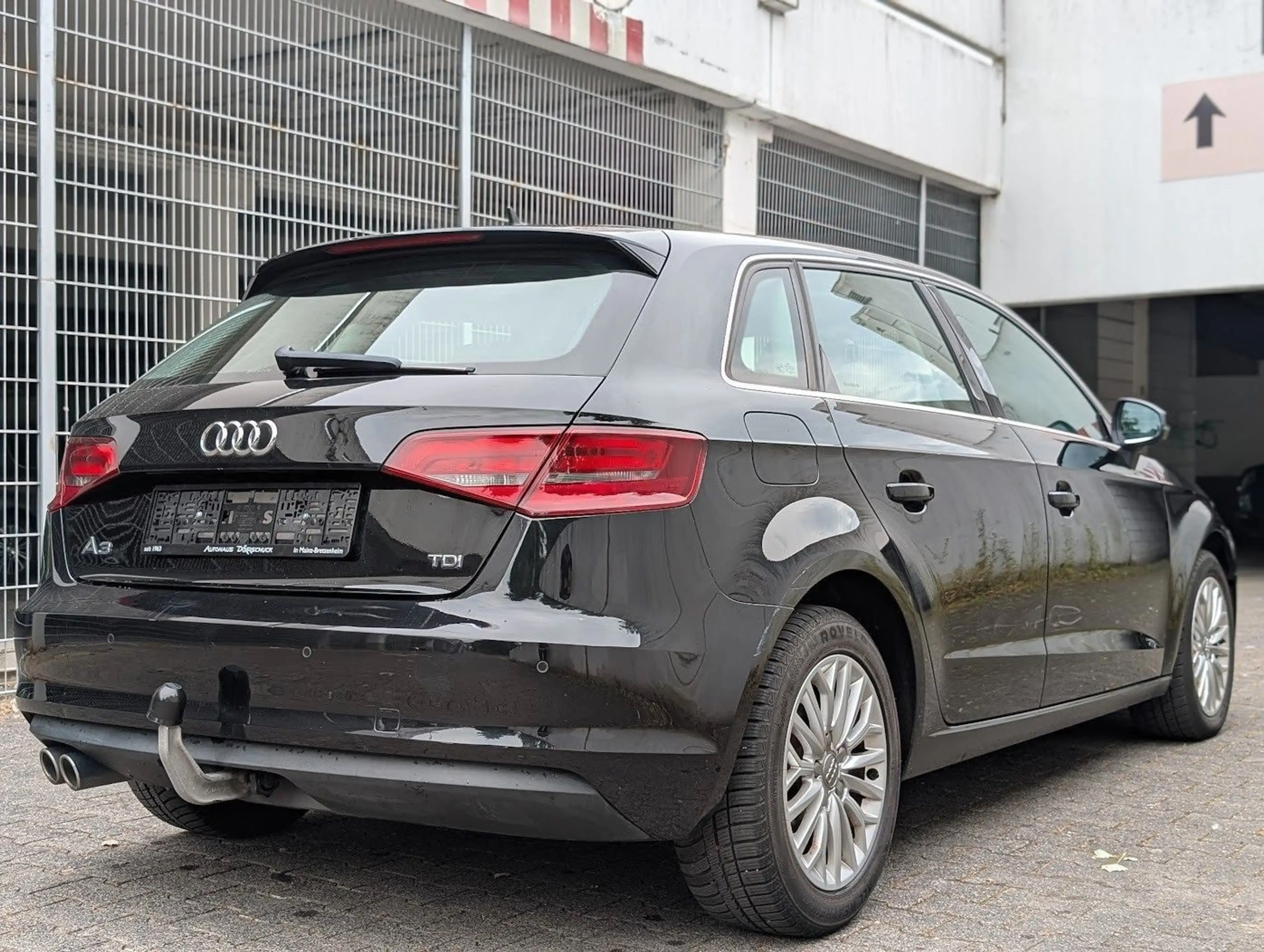 Audi A3 Sportback Ambiente AHK. NAVI. PDC. DSG — photo 6