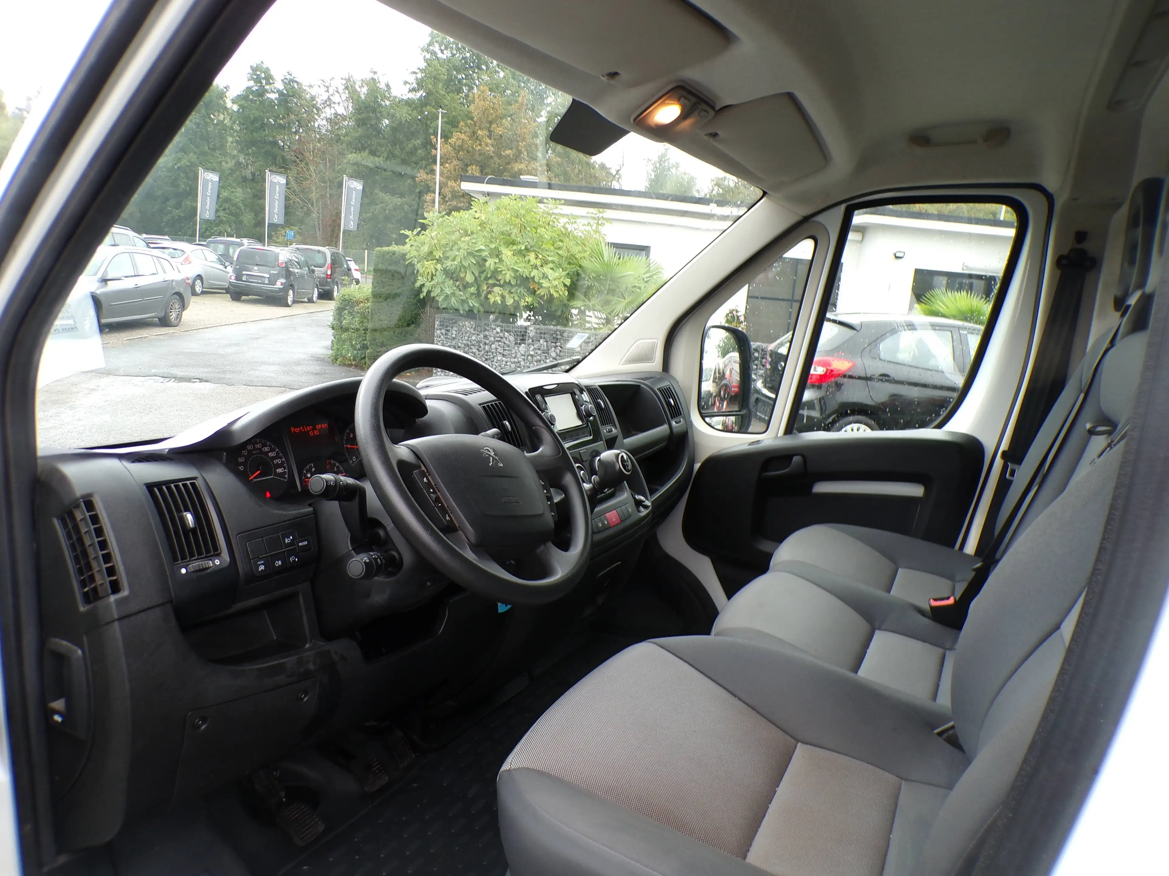 Peugeot Boxer 2.2 BlueHDi L1H2 Airco/Media/Camera/Garantie/64.000km — photo 5