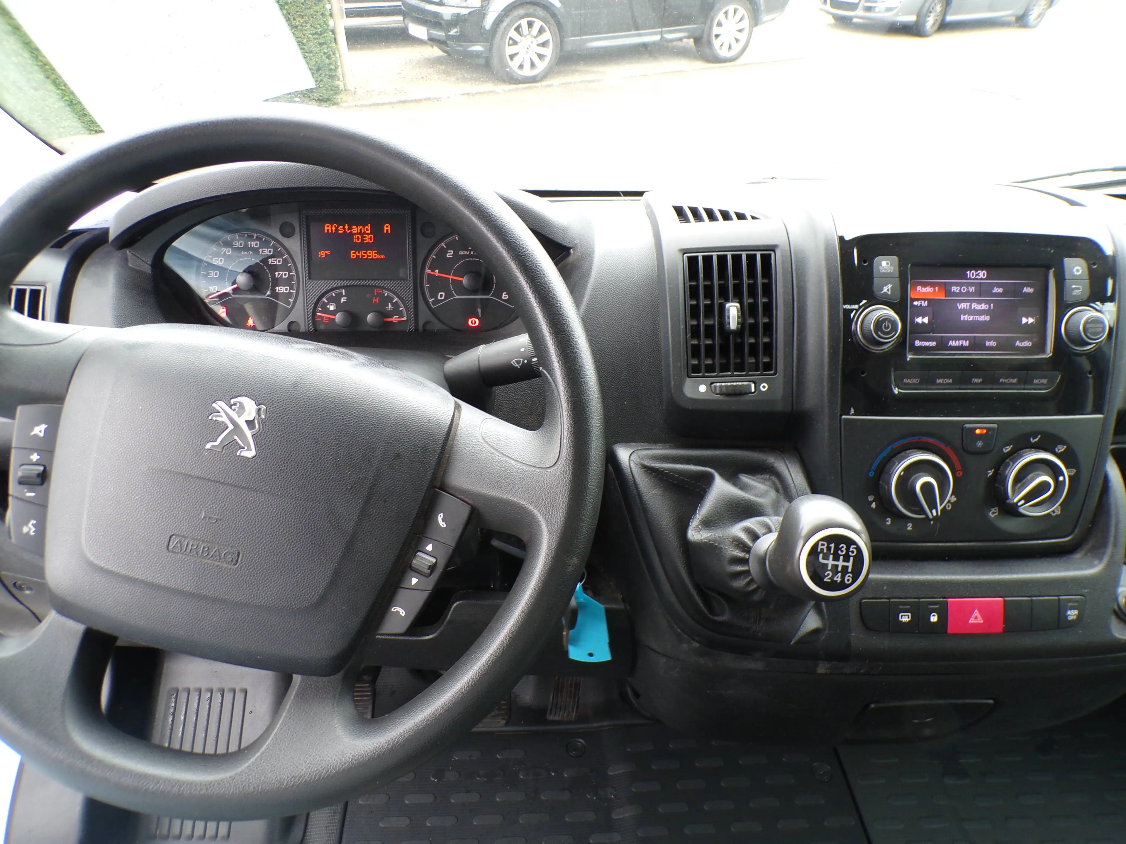 Peugeot Boxer 2.2 BlueHDi L1H2 Airco/Media/Camera/Garantie/64.000km — photo 6