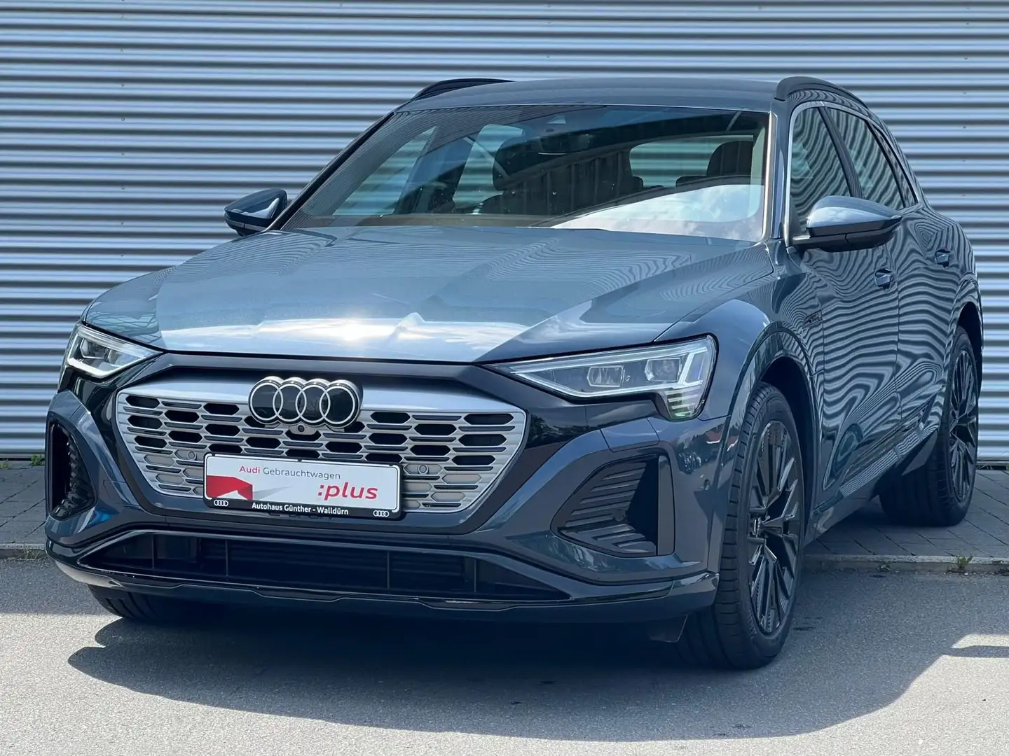 Audi Q8 e-tron 55 S LINE+UMGEBUNGSKAMER+HEAD UP+MATRI Blau - 2