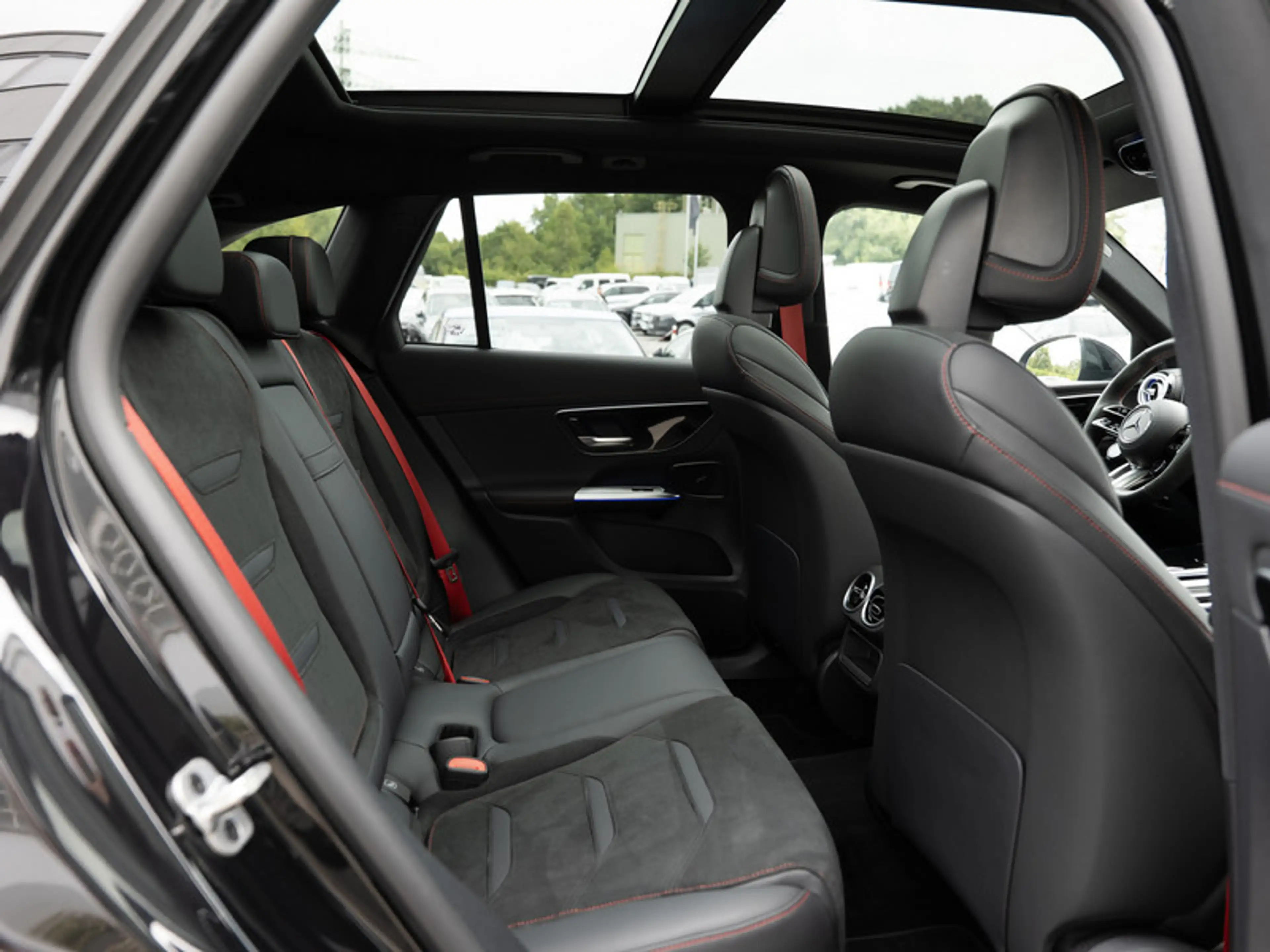 Mercedes-Benz GLC 43 AMG 4M DYNAMIC+/Pano/AHK/Night/Sound/21' — photo 5