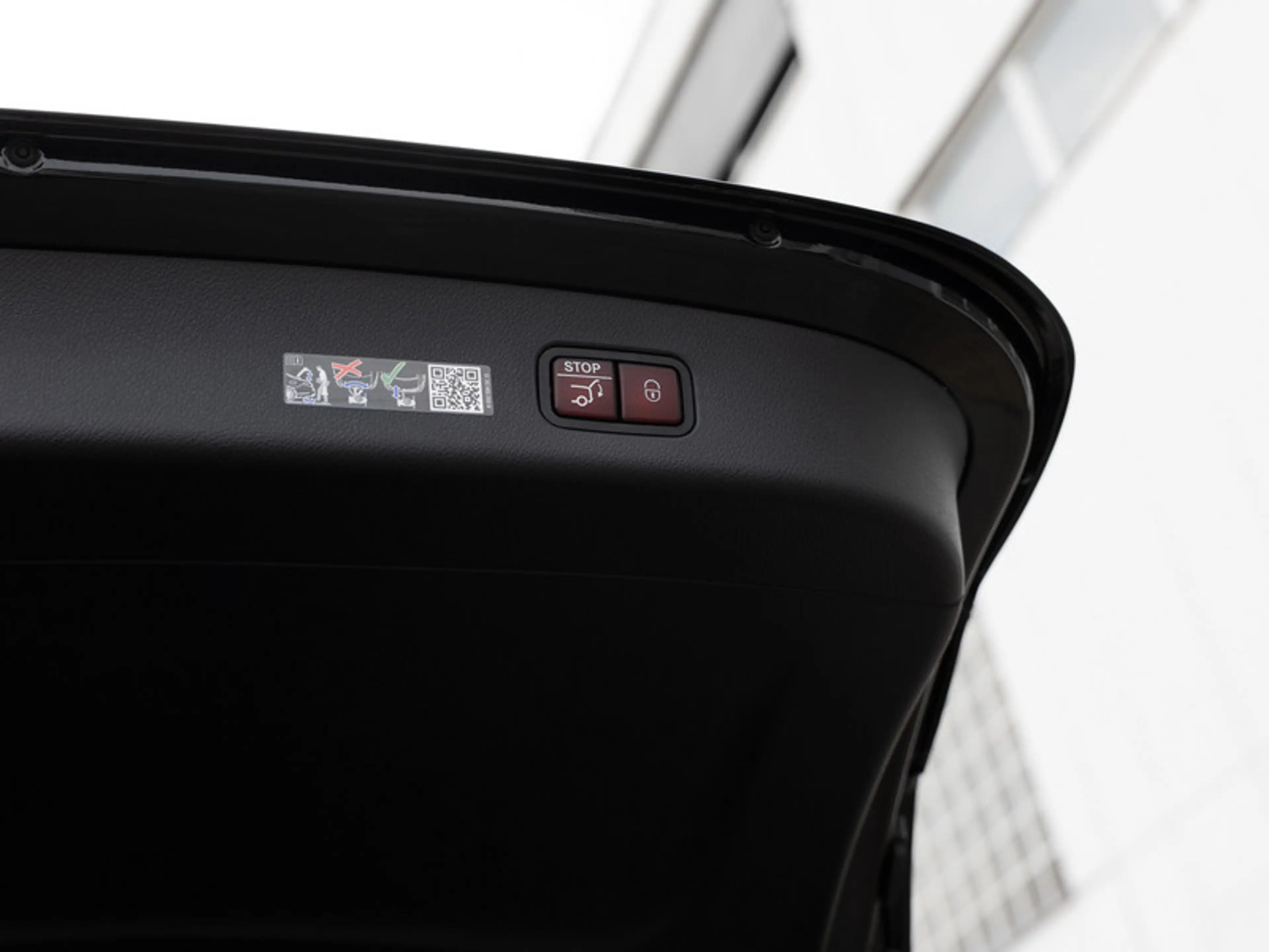 Mercedes-Benz GLC 43 AMG 4M DYNAMIC+/Pano/AHK/Night/Sound/21' — photo 8