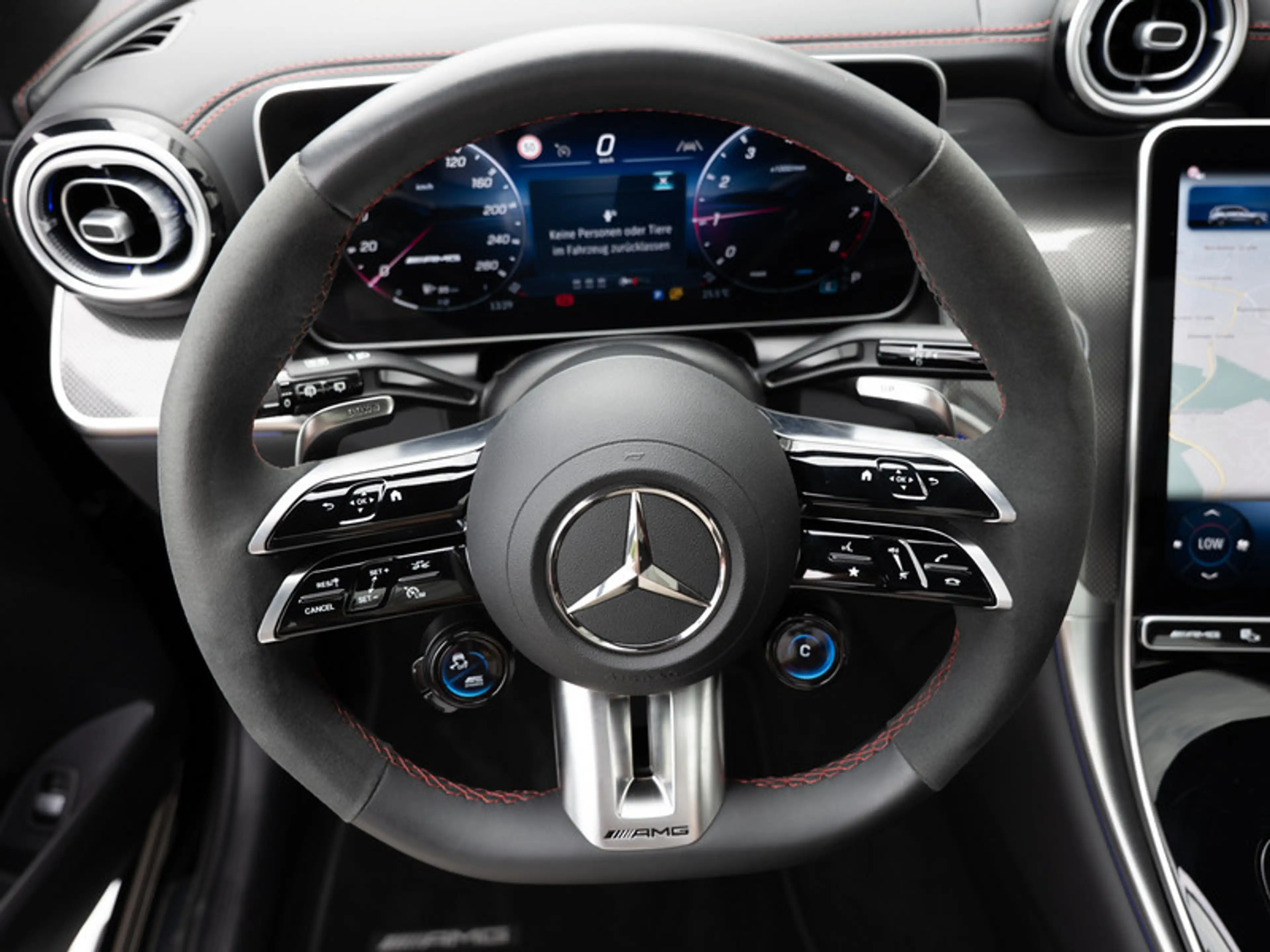 Mercedes-Benz GLC 43 AMG 4M DYNAMIC+/Pano/AHK/Night/Sound/21' — photo 10