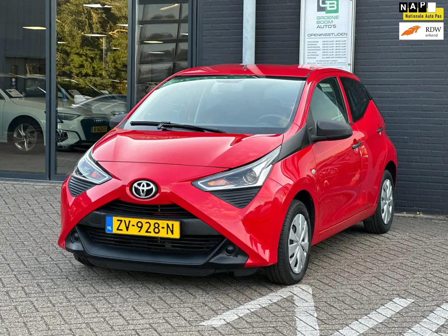 Toyota Aygo 1.0 VVT-i x-fun/1 STE EIG/5-DRS/AIRCO/NL-AUTO NAP! Red - 1