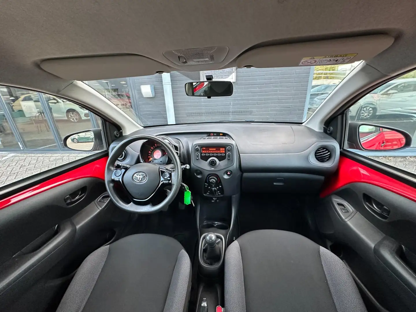 Toyota Aygo 1.0 VVT-i x-fun/1 STE EIG/5-DRS/AIRCO/NL-AUTO NAP! Red - 2