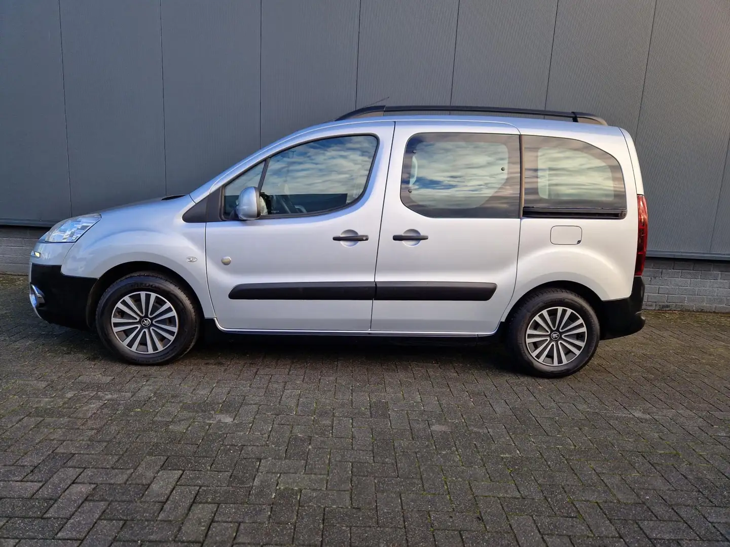 Peugeot Partner Tepee 1.6 e-HDi Active / Nieuwe APK Grau - 2