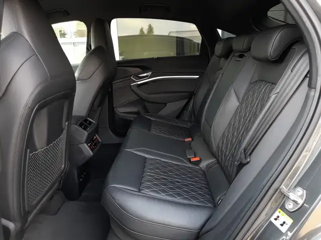 Audi e-tron SB 95 quattro S-LINE *NP: 118.874,-- / SPORTSITZE PLUS MIT MEMORY / 22 ZOLL / MATRIX-LED / BANG & OLUFSEN* Ansicht 12