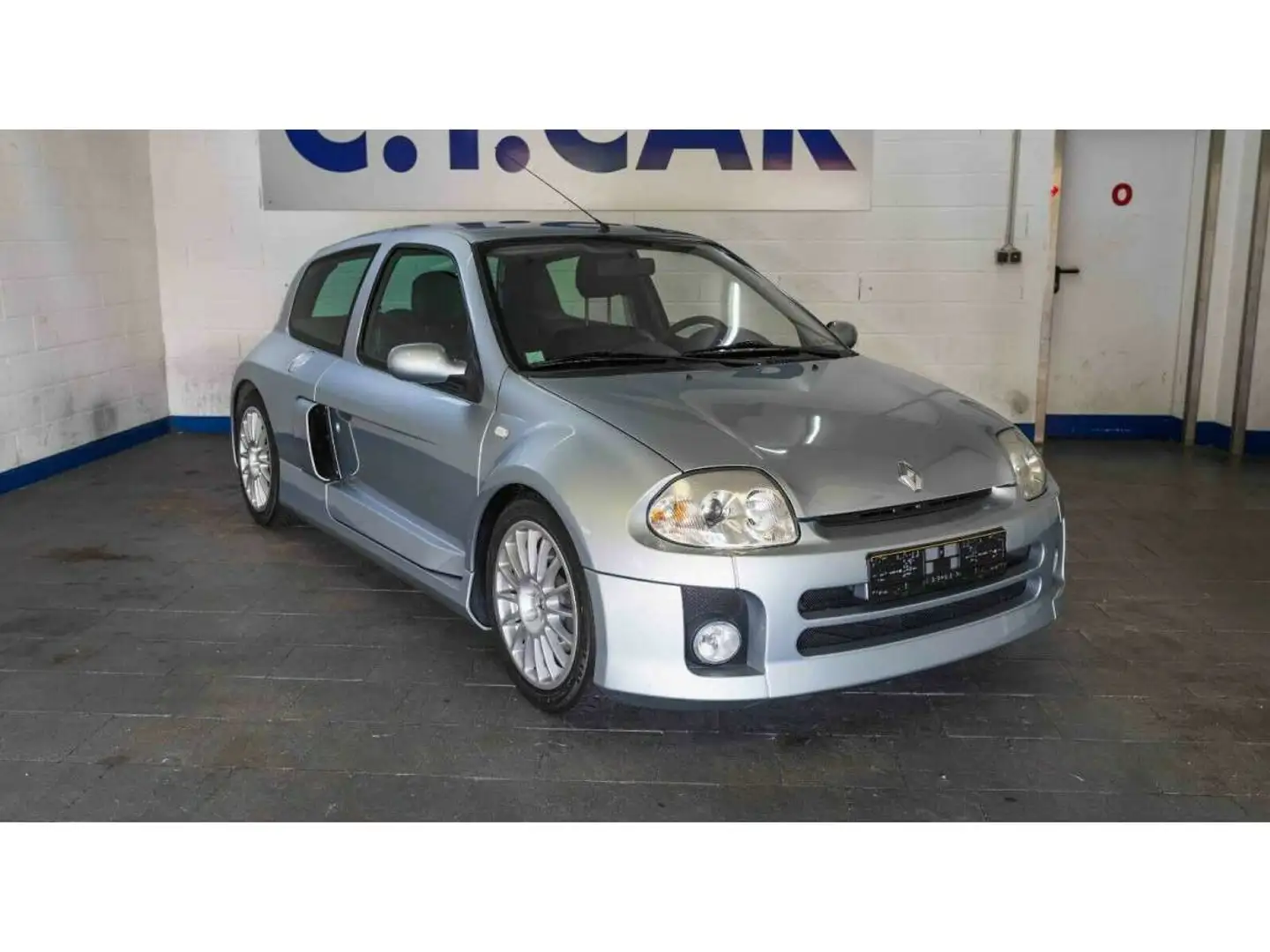 Renault Clio II 3.0 V6 Sport Gris - 1